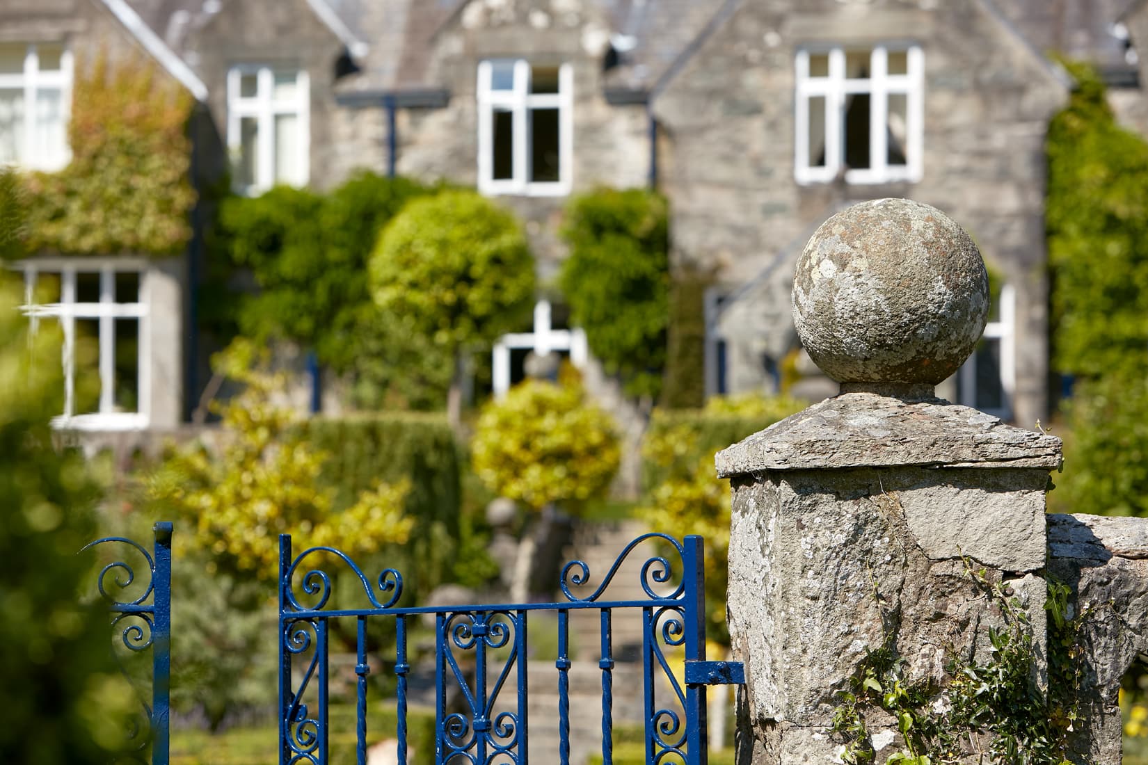 Penmaenuchaf hotel Viewed From A Garden Gate